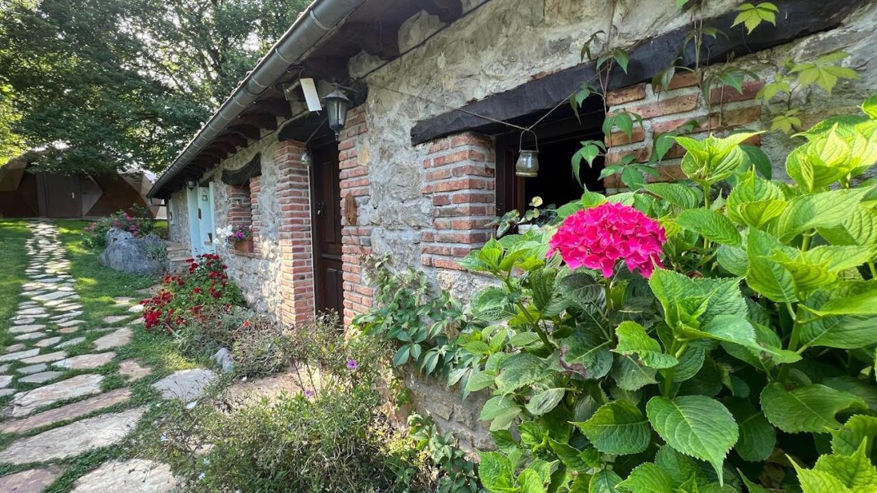 Los Acebos De Pena Cabarga, Cupula Experiencias Sobremazas Bagian luar foto